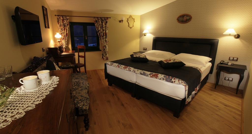 Boutique Hotel Pri Mlyne ロゾルノ 部屋 写真