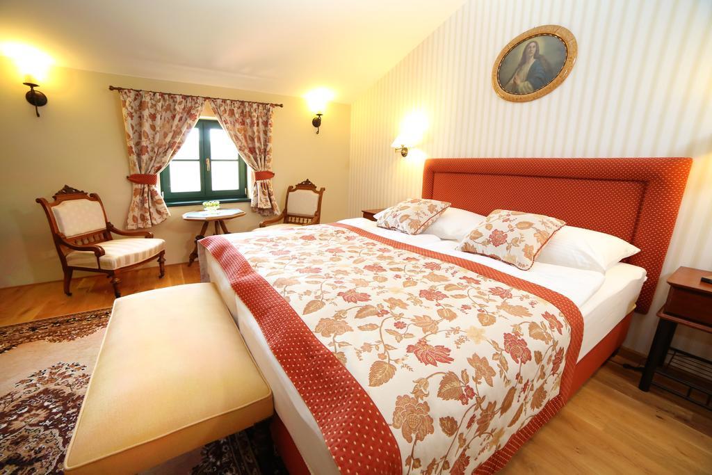 Boutique Hotel Pri Mlyne ロゾルノ エクステリア 写真