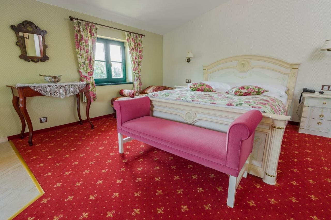 Boutique Hotel Pri Mlyne ロゾルノ エクステリア 写真